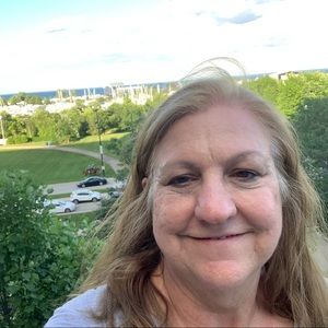 Meet your Posher, Joy